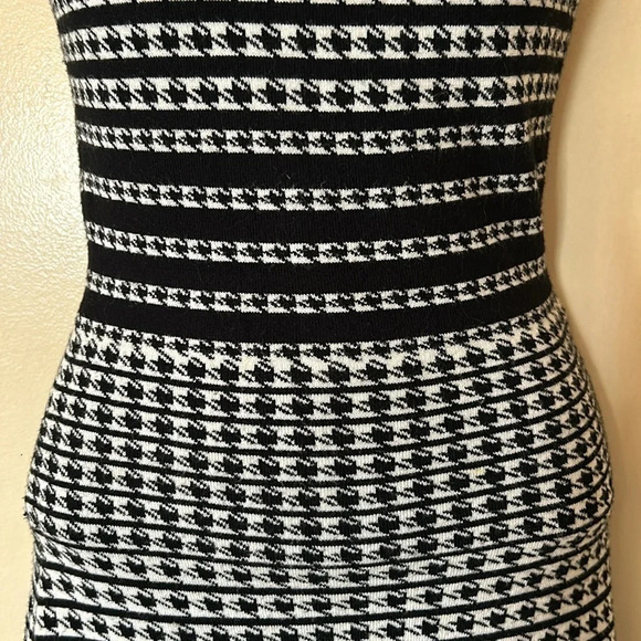 Guess by Marciano black and white low cut sweater dress size S - Picture 5 of 14